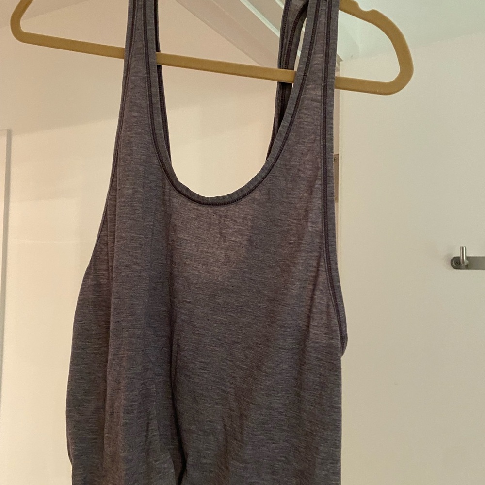 Lululemon tank with open back. Size xs. Purple/grey